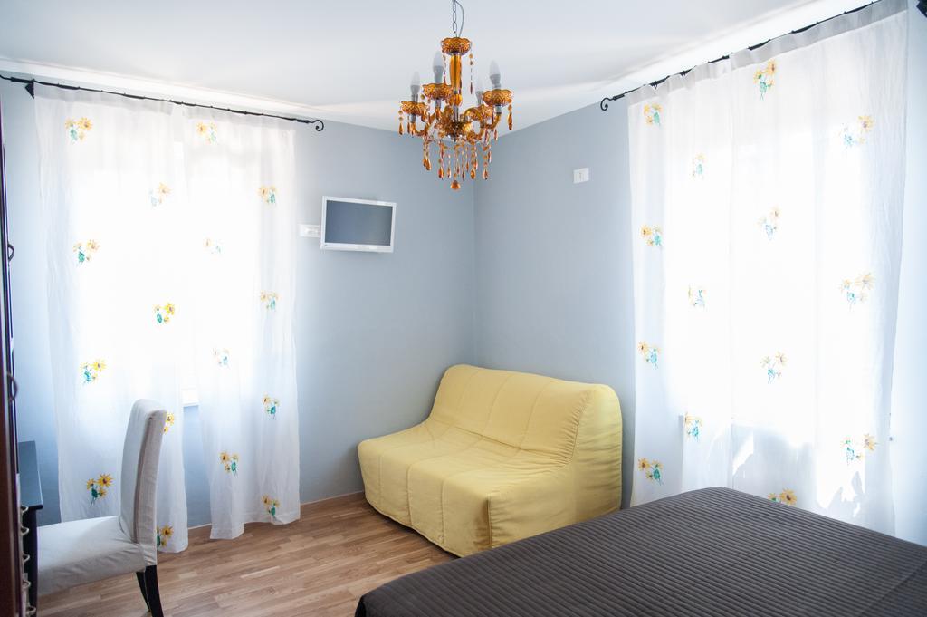 Willa Agriturismo La Solagna Montebello di Bertona Pokój zdjęcie